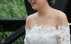 两个人一前一后有力的